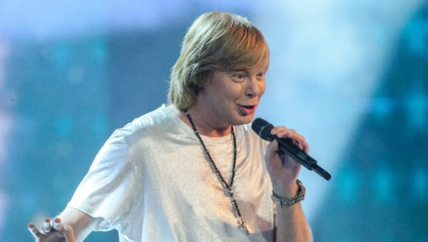 Звезда «Иванушек» Андрей Григорьев-Апполонов вышел на сцену в чужом пиджаке Звезда «Иванушек» Андрей Григорьев-Апполонов вышел на сцену в чужом пиджаке