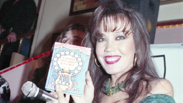 Что случилось с Азизой: жизнь звезды 90-х, о которой давно не слышно