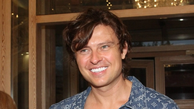 Друзья подарили Прохору Шаляпину именной трон Друзья подарили Прохору Шаляпину именной трон