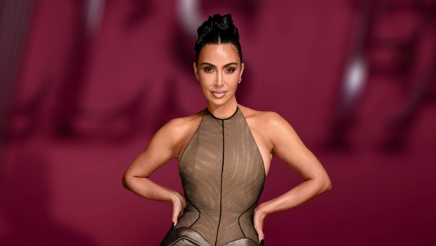 Ким Кардашьян вышла в свет в необычном образе из булавок