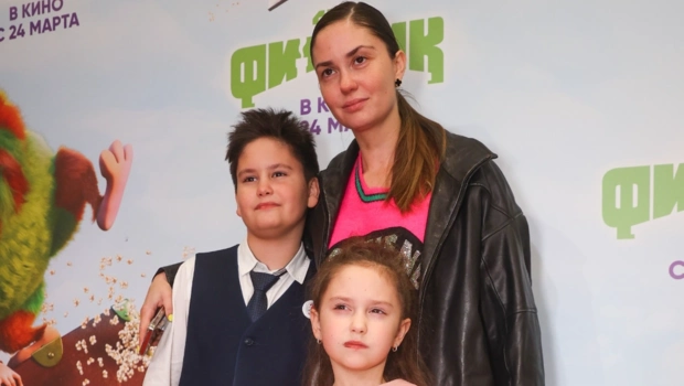 Агата Муцениеце с детьми уехала в Латвию Агата Муцениеце с детьми уехала в Латвию