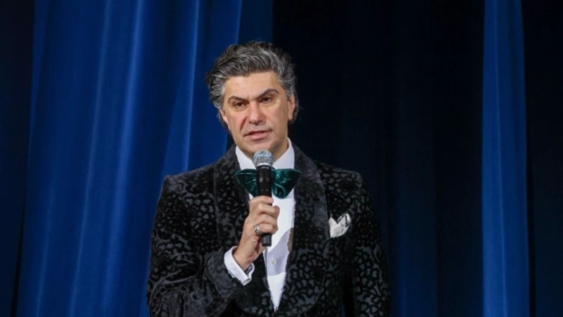 Цискаридзе пристыдил телеведущую за позу на фото в ложе Большого театра Цискаридзе пристыдил телеведущую за позу на фото в ложе Большого театра