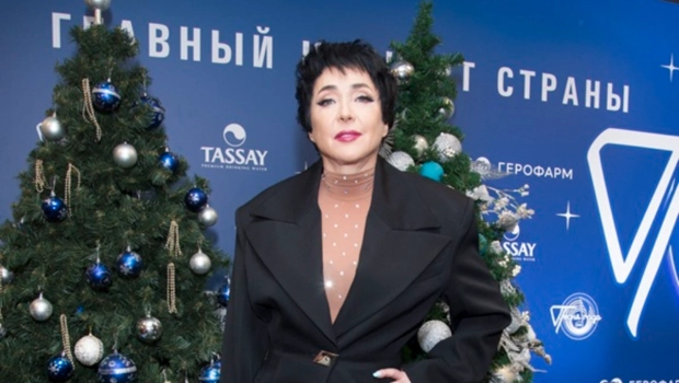 Лолита рассказала, как просила людей целовать ее лоб