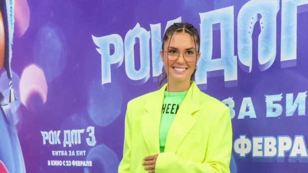 13-летний сын Агаты Муцениеце и Павла Прилучного поднял маму на руки