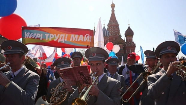Мир! Труд! Май! Какой праздник отмечается в России 1 мая