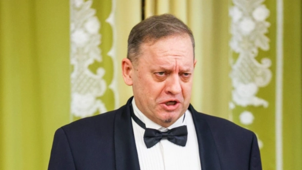 В возрасте 62 лет ушел из жизни актер и певец Роман Улыбин В возрасте 62 лет ушел из жизни актер и певец Роман Улыбин