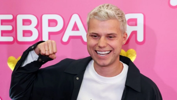 Блогер Леша Янгер трогательно поздравил жену с первой годовщиной свадьбы