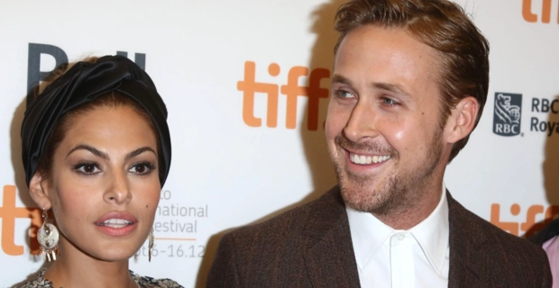 Райан Гослинг устроил сюрприз Еве Мендес прямо на съемках шоу