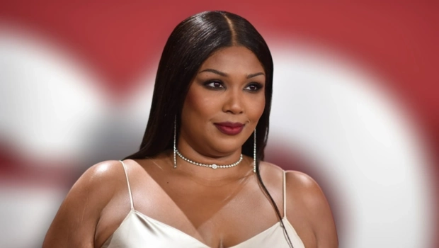 Плюс-сайз певица Лиззо празднует отказ танцовщиц от обвинений в дискриминации по признаку полноты Плюс-сайз певица Лиззо празднует отказ танцовщиц от обвинений в дискриминации по признаку полноты