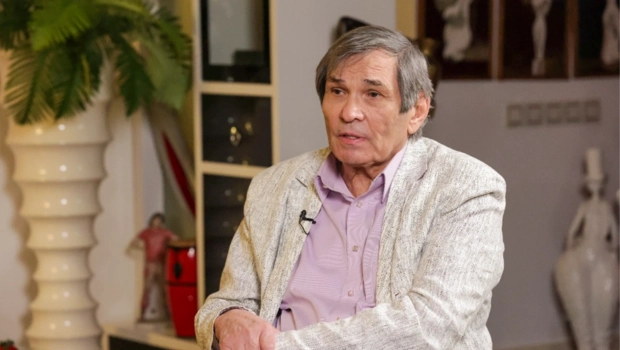 Бари Алибасов заявил, что доволен пенсией в 26 тысяч рублей: «Хватает на хлеб» Бари Алибасов заявил, что доволен пенсией в 26 тысяч рублей: «Хватает на хлеб»