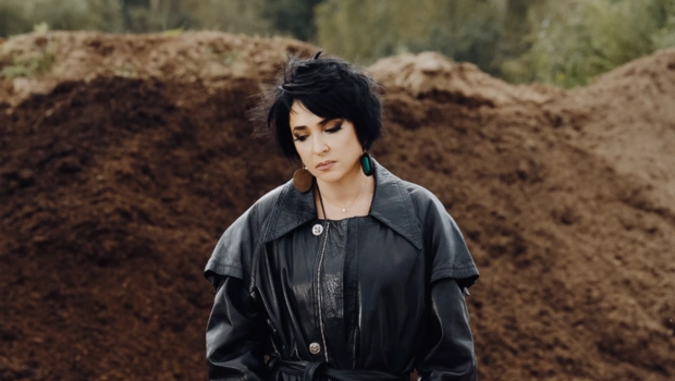 Лолита выпустила клип на новый сингл «90-е»