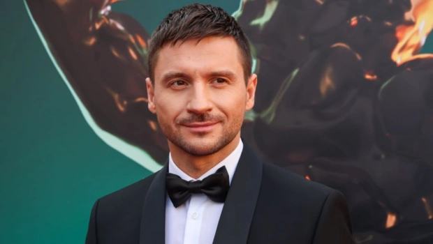 Сергей Лазарев повторил фотографии с подросшим сыном спустя 7 лет Сергей Лазарев повторил фотографии с подросшим сыном спустя 7 лет