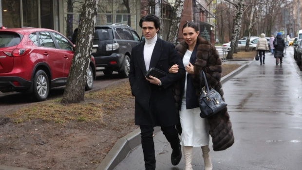 Лерчек и Луис раскрыли секрет финансирования косметологического бренда блогера