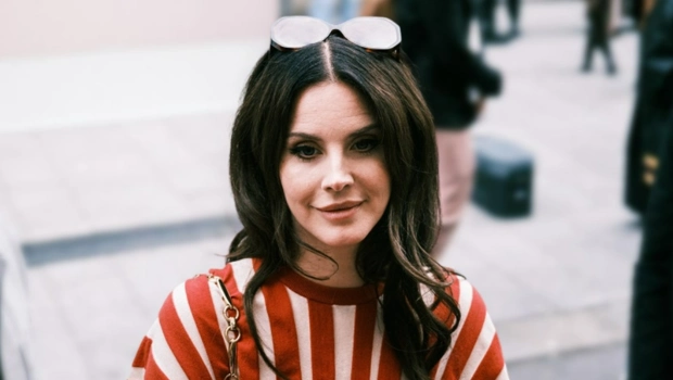 Лана Дель Рей объявила дату выхода «любимого» сингла с десятого альбома «Stove»