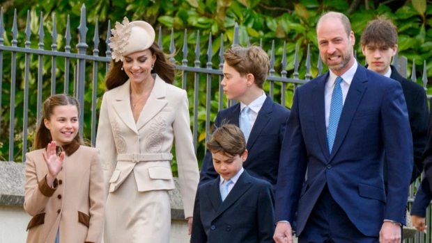 Кейт Миддлтон с супругом и детьми посетила пасхальную службу Кейт Миддлтон с супругом и детьми посетила пасхальную службу