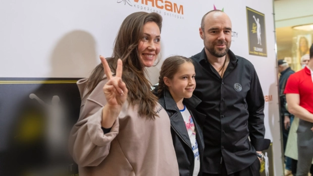 Елена Товстик в годовщину несостоявшейся «фарфоровой свадьбы» упрекнула бывшего супруга