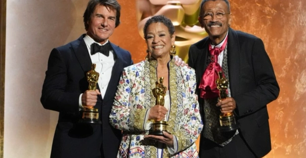 Голливуд просыпается: как прошла премия Governors Awards, на которой блистали звезды кино