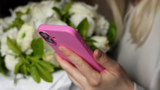 С 8 Марта: поздравления в прозе и короткие прикольные стихи