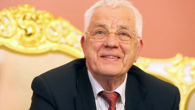 89-летний Раймонд Паулс перенес сложную операцию 89-летний Раймонд Паулс перенес сложную операцию
