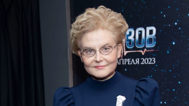 63-летняя Елена Малышева стала бабушкой в четвертый раз