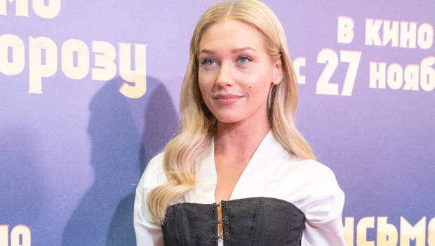 Кристина Асмус показала на отпускных фото подросшую дочь от Гарика Харламова Кристина Асмус показала на отпускных фото подросшую дочь от Гарика Харламова