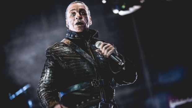 Солист Rammstein посетил психиатрическую больницу в Молдавии