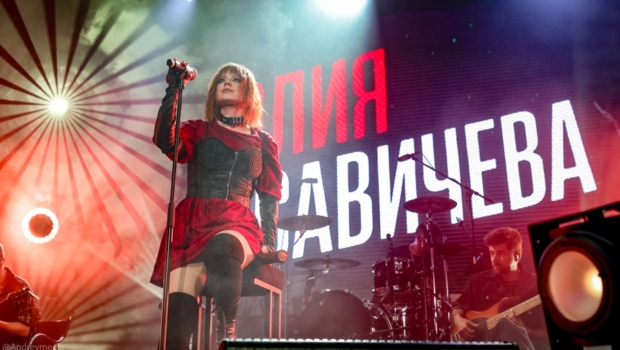 Юлия Савичева кардинально изменила имидж к выходу нового альбома