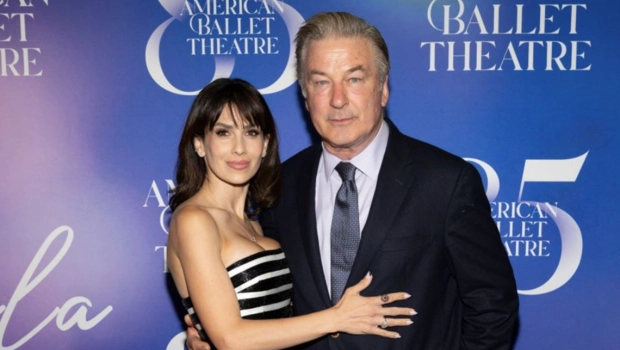 Жена Алека Болдуина заработала около 7,5 млн рублей на продаже фото своей новорожденной дочери