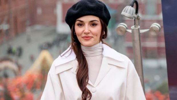 Звезда турецкого сериала «Постучись в мою дверь» Ханде Эрчел прилетела в Россию