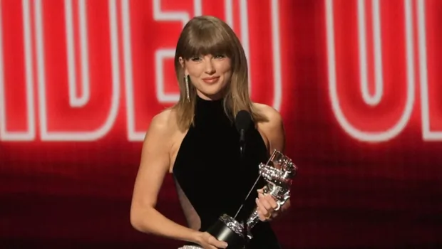 Тейлор Свифт стала самой титулованной артисткой в истории премии MTV VMA