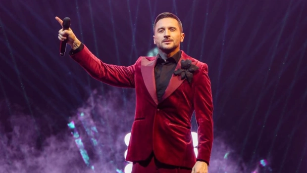 Сергей Лазарев во время концерта отговорил фанатку от необдуманного поступка