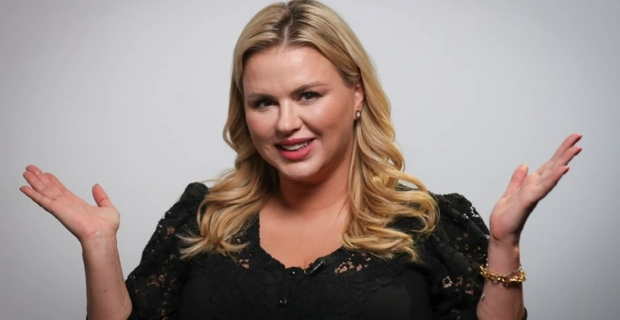 Анна Семенович назвала «вещую» песню из репертуара и опровергла звание «самой позитивной певицы»