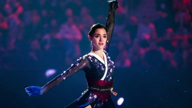 Новый выход Евгении Медведевой в свет породил слухи о помолвке с танцором