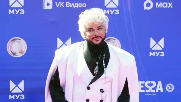 Филипп Киркоров ответил на обсуждение своей фигуры: «Немножко вышел из формы» Филипп Киркоров ответил на обсуждение своей фигуры: «Немножко вышел из формы»