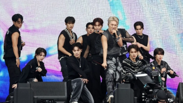 Группа SEVENTEEN появилась на знаковом живом шоу NPR Music «Tiny Desk»