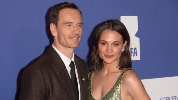 Алисия Викандер и Майкл Фассбендер впервые за долгое время вышли в свет вместе Алисия Викандер и Майкл Фассбендер впервые за долгое время вышли в свет вместе