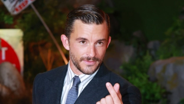 Назван самый сексуальный мужчина в мире: им стал 37-летний актер из «Бриджертонов»