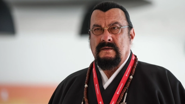 Стивен Сигал назвал себя русским