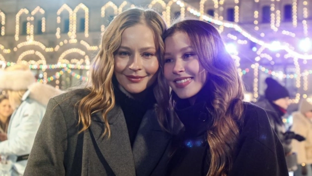 Юлия Пересильд рассказала о том, помогает ли дочери с поступлением в театральный вуз