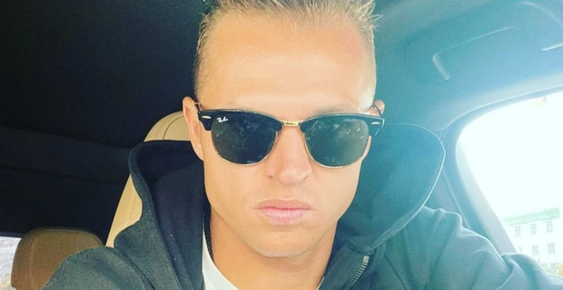 «Хотим переехать в дом поменьше»: Дмитрий Тарасов выставил на продажу свой роскошный особняк «Хотим переехать в дом поменьше»: Дмитрий Тарасов выставил на продажу свой роскошный особняк