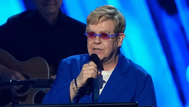 Борющийся с частичной слепотой Элтон Джон поведал о поддержке от Пола Маккартни и The Rolling Stones Борющийся с частичной слепотой Элтон Джон поведал о поддержке от Пола Маккартни и The Rolling Stones