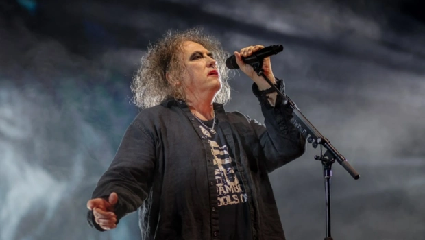 Роберт Смит из The Cure объявил участников музыкального фестиваля в поддержку молодежи с онкологией Роберт Смит из The Cure объявил участников музыкального фестиваля в поддержку молодежи с онкологией