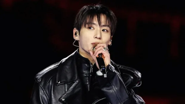 Чонгук из BTS восхитил фанатов стальным прессом на концерте в Лос-Анджелесе Чонгук из BTS восхитил фанатов стальным прессом на концерте в Лос-Анджелесе