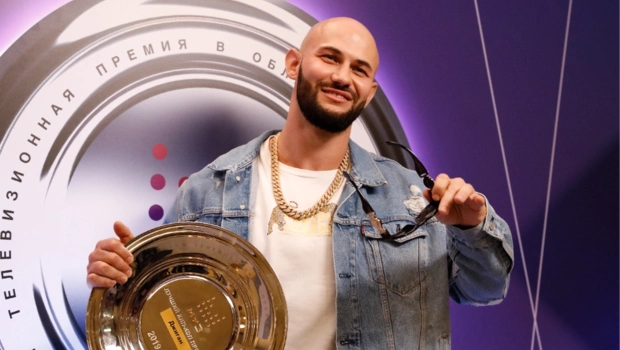 Джиган высказался о статусе первого обладателя бриллиантового диска в России