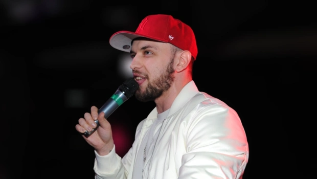 Рэпер ST поймал акулу во время отдыха на Мальдивах