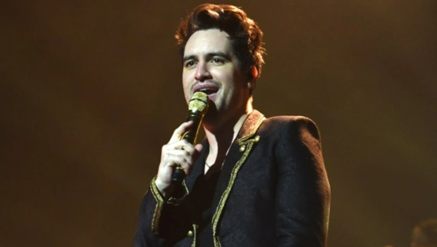 Поклонники спорят о кардинальной смене имиджа солиста Panic! At The Disco Брендона Ури