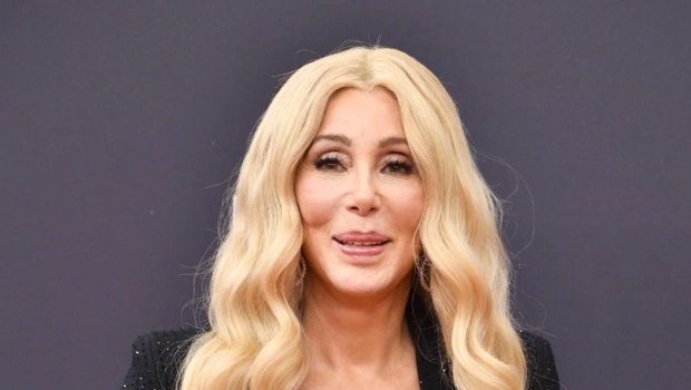 Сын Шер женился на девушке, поразительно похожей на его знаменитую мать Сын Шер женился на девушке, поразительно похожей на его знаменитую мать