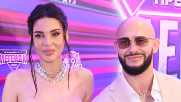 Оксана Самойлова рассказала, что продолжает ежедневно общаться с Джиганом