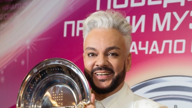 Филипп Киркоров поздравил МУЗ-ТВ с Днём рождения