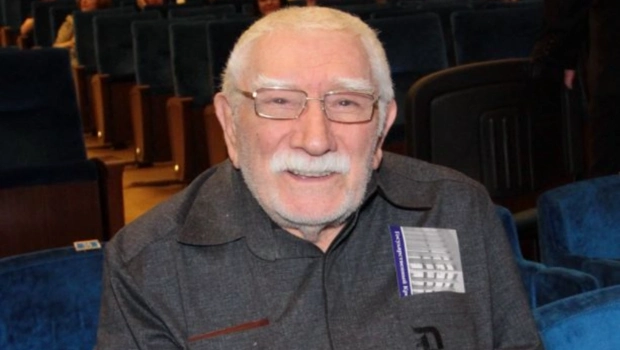 Бывшая жена Джигарханяна рассказала, кто помог актеру пережить гибель дочери Бывшая жена Джигарханяна рассказала, кто помог актеру пережить гибель дочери